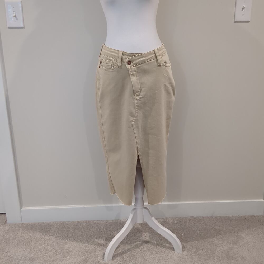 Judy Blue Los Angeles Pencil & Straight Skirt Womens Large Beige Denim Raw Hem